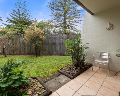 standard-queen-room-01-yamba (2)